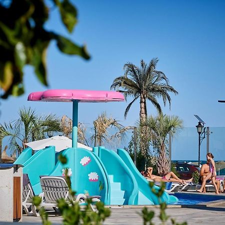 Sea Love Apt Spa N Pools Beach Resort Năvodari Extérieur photo